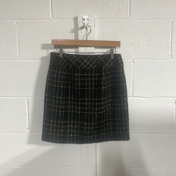 Ann Taylor Loft  Black|Gray|Yellow Plaid A-line Mini Skirt Sz 4 - Picture 2 of 4